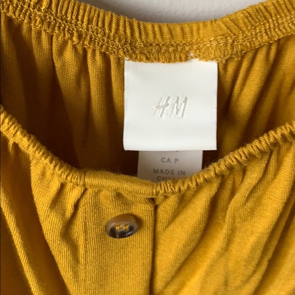 H&M off the shoulder top - Picture 2 of 4